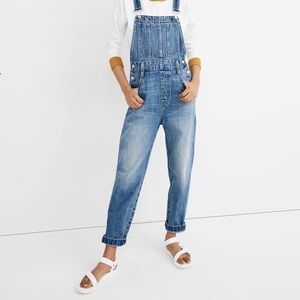 Madewell Straight Leg Overalls in Hickory Wash